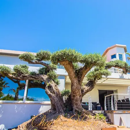 Mahana Villa *